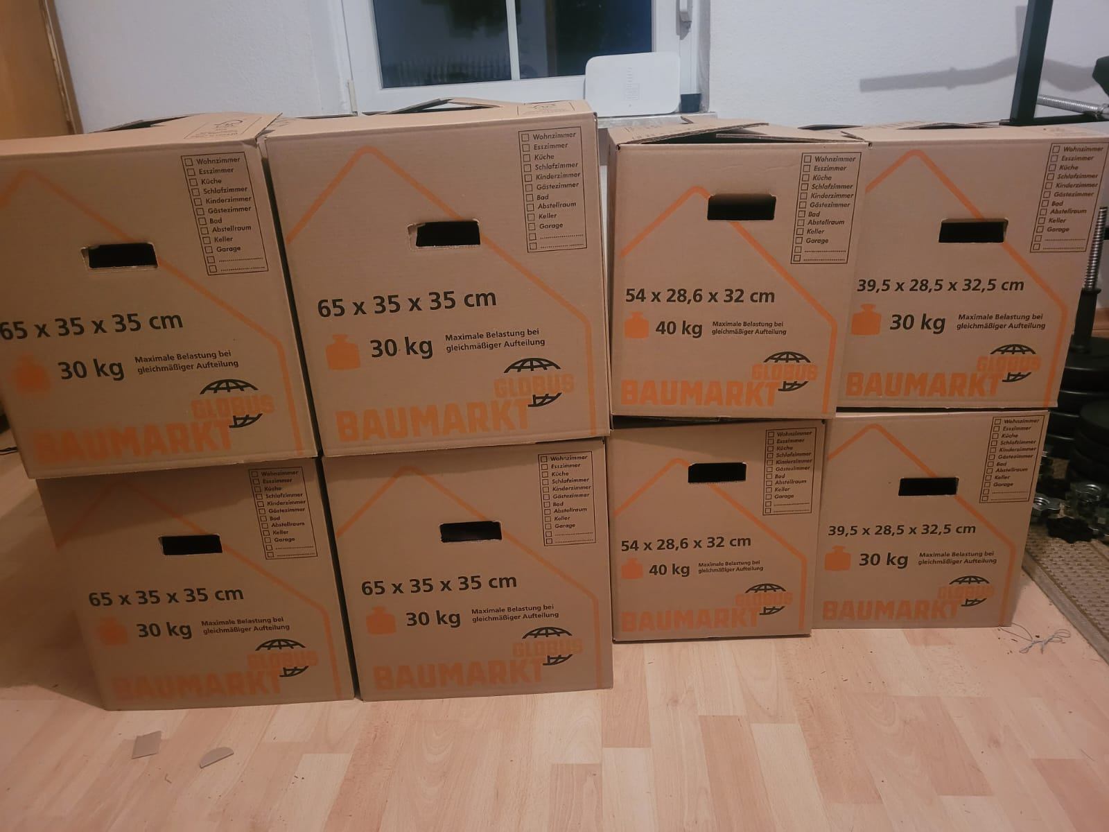 Umzugskartons professionell verpackt für Umzug im Saarland